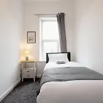 Nyaraló Oakenshaw Hideaway
